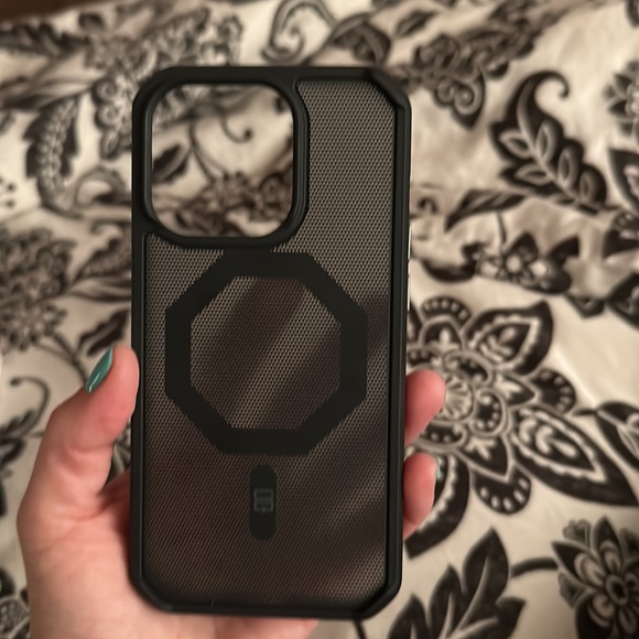 Carson & Quinn Cell Phones & Accessories Iphone 4 Pro Phone Case